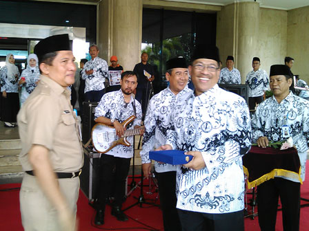 Pencarian PGRI NTB - Persatuan Guru Republik Indonesia Cabang NTB